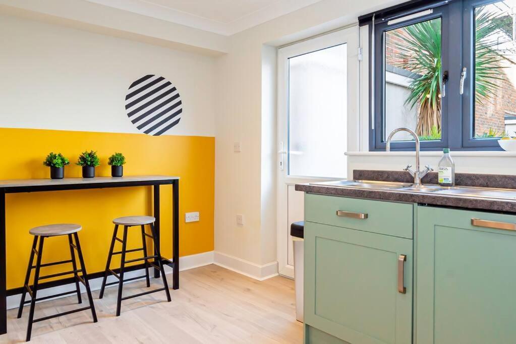 Coastal Comfort Getaway Portsmouth Exteriör bild