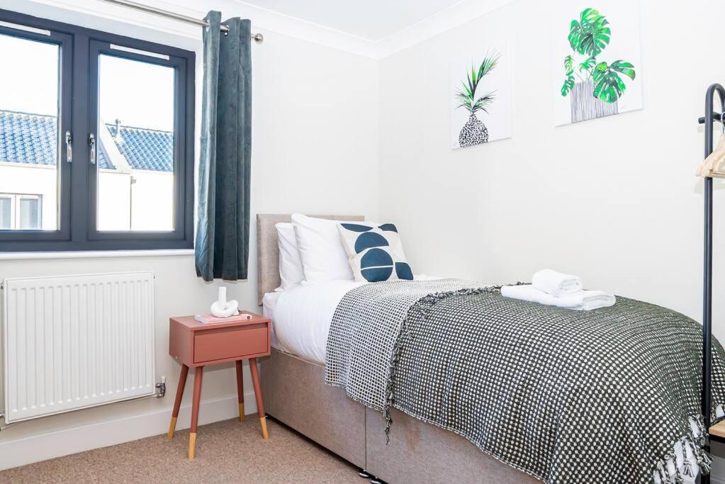 Coastal Comfort Getaway Portsmouth Exteriör bild