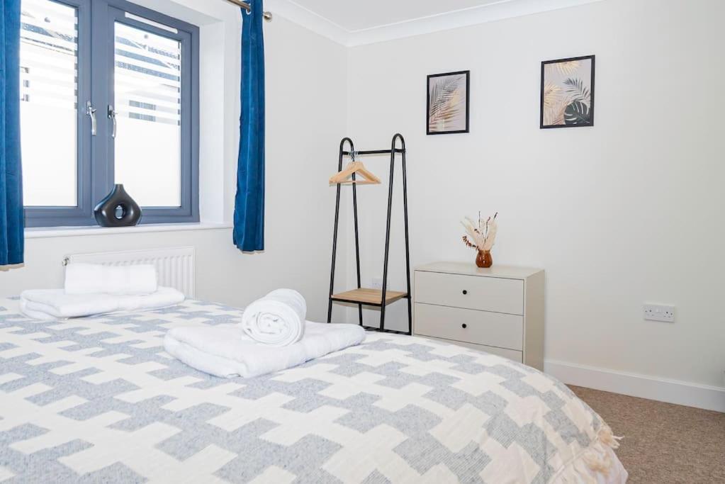 Coastal Comfort Getaway Portsmouth Exteriör bild