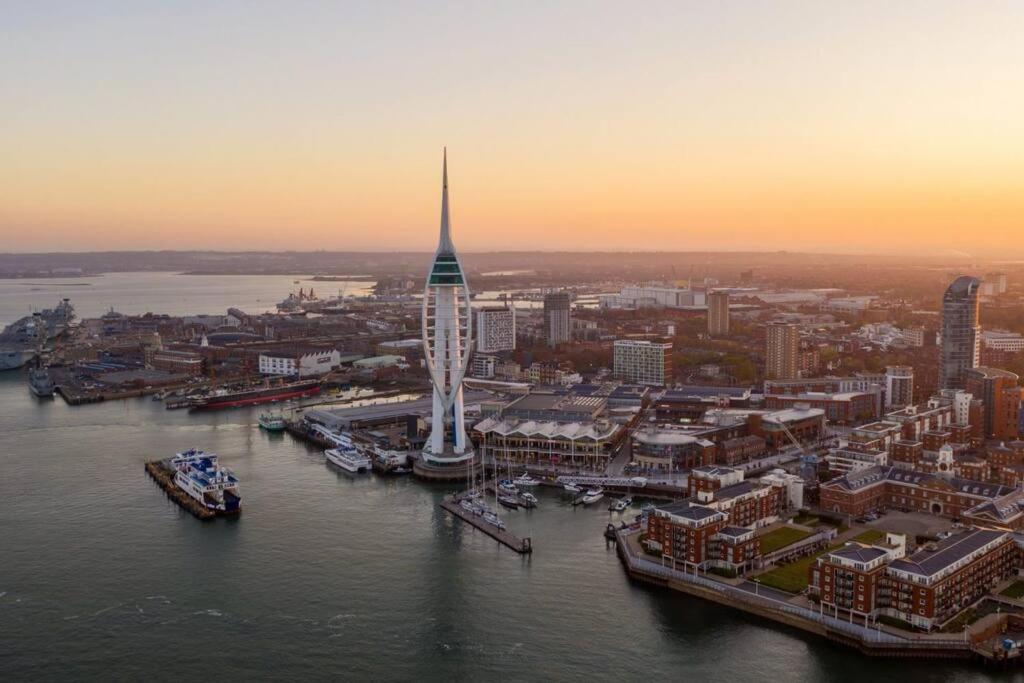 Coastal Comfort Getaway Portsmouth Exteriör bild