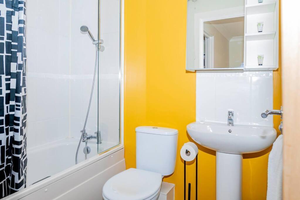 Coastal Comfort Getaway Portsmouth Exteriör bild