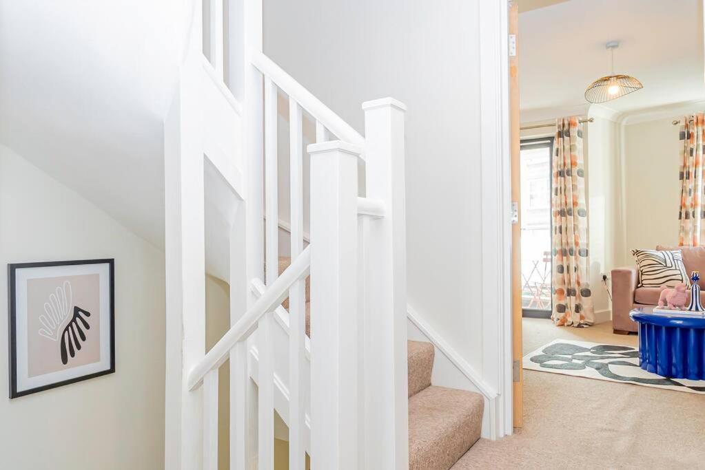 Coastal Comfort Getaway Portsmouth Exteriör bild