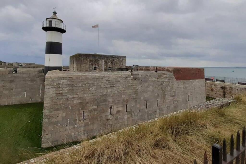 Coastal Comfort Getaway Portsmouth Exteriör bild